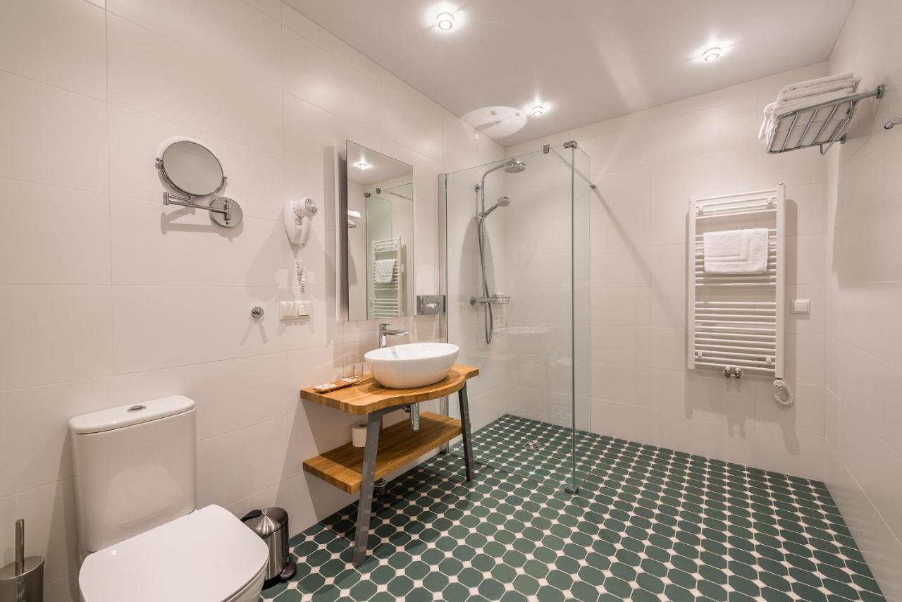 Hotel Mikelis Uzvara ภายนอก รูปภาพ