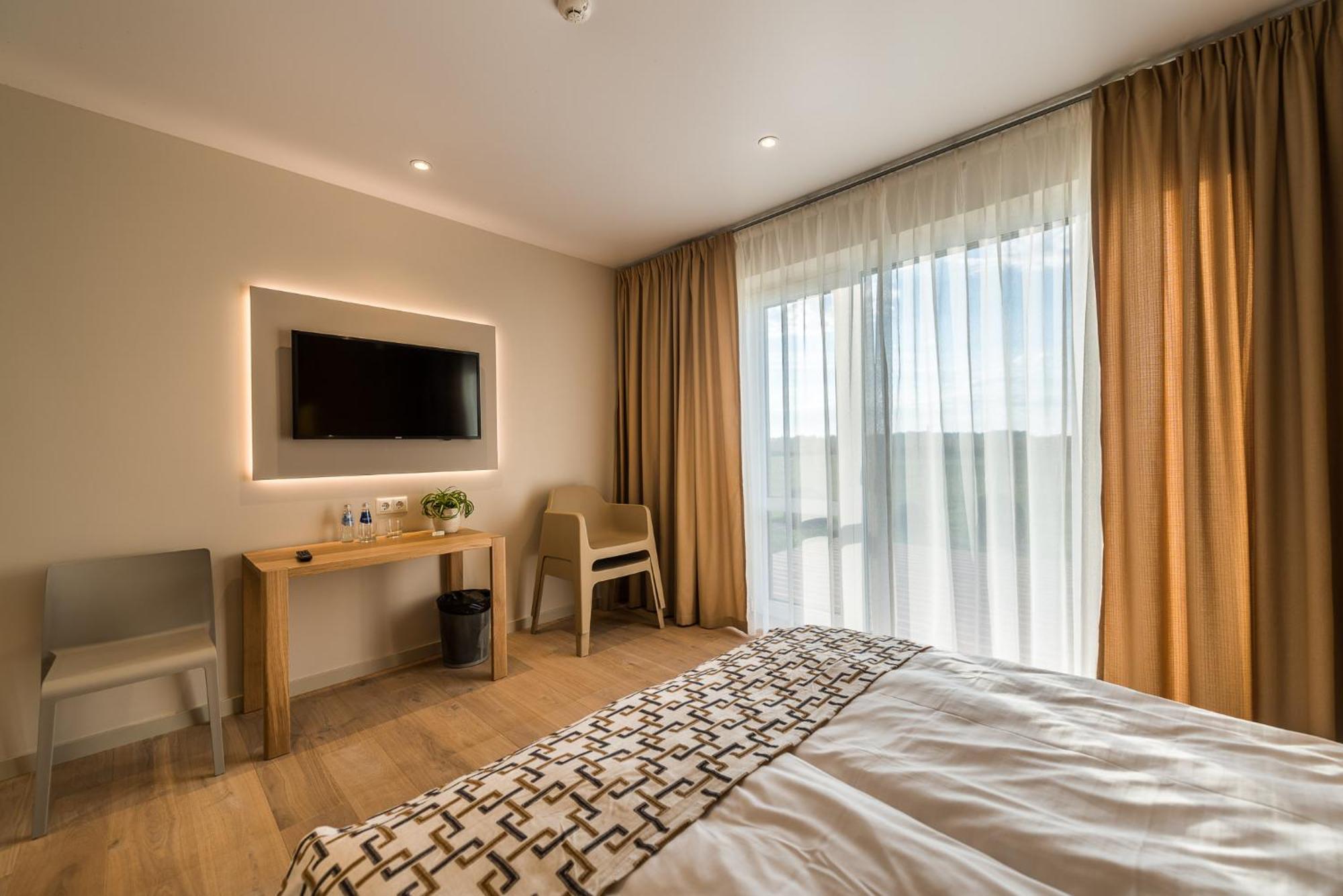 Hotel Mikelis Uzvara ภายนอก รูปภาพ