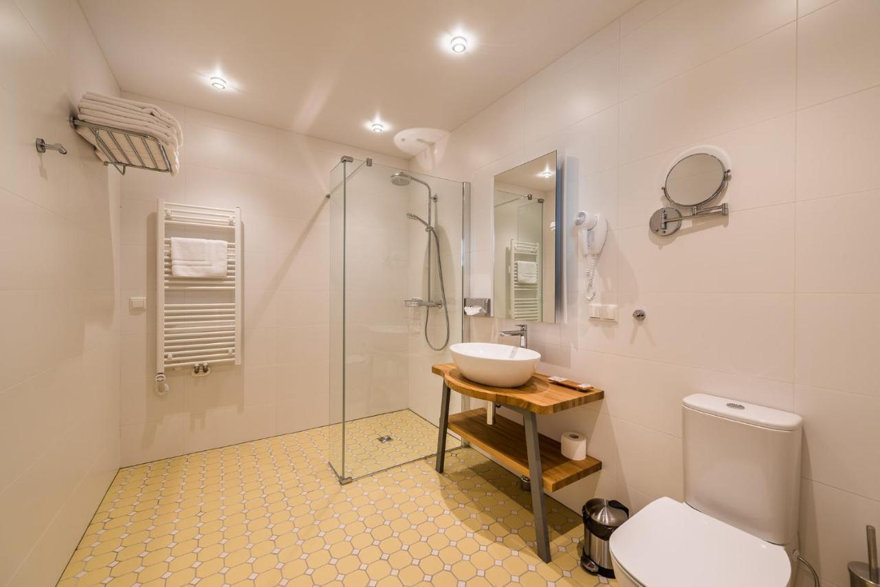 Hotel Mikelis Uzvara ภายนอก รูปภาพ